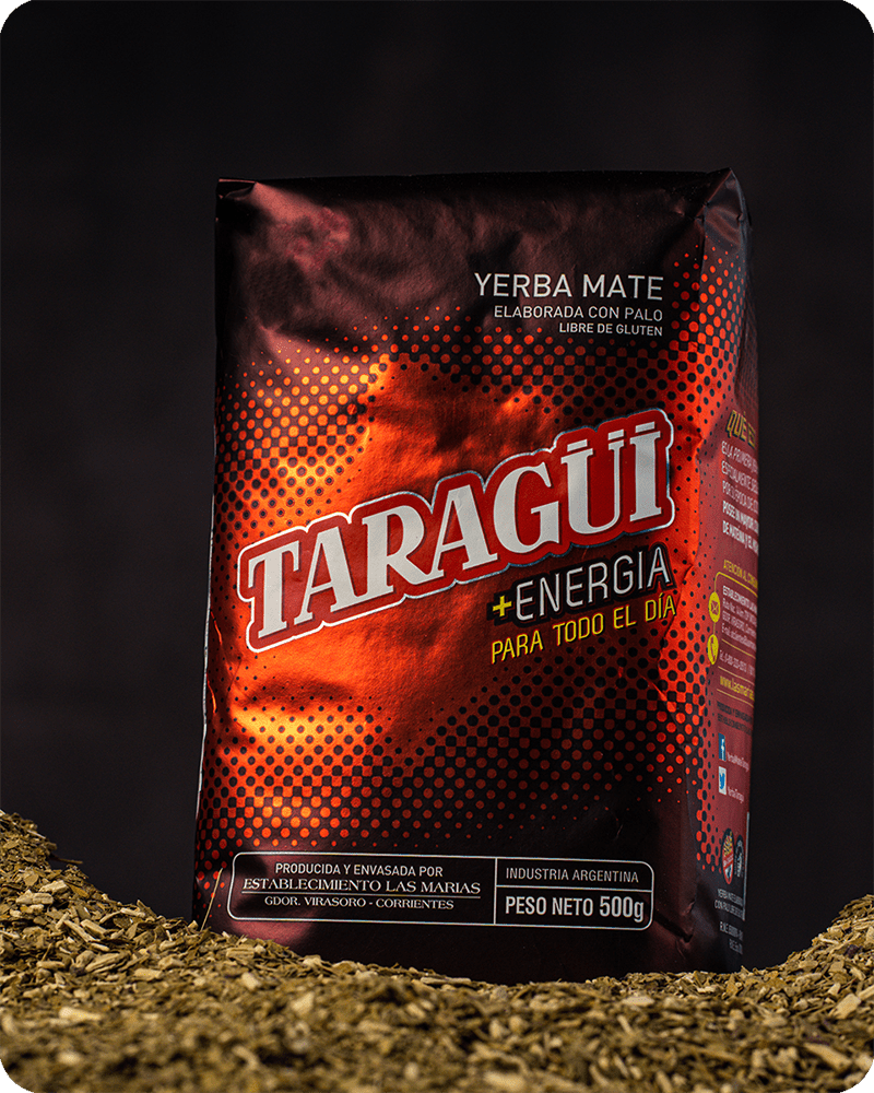 Yerba Mate Taragui Energia v tmavém pozadí